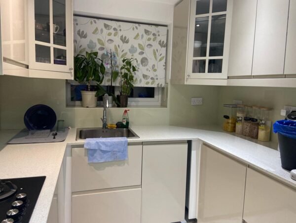 White-Mirror-imperialworktops
